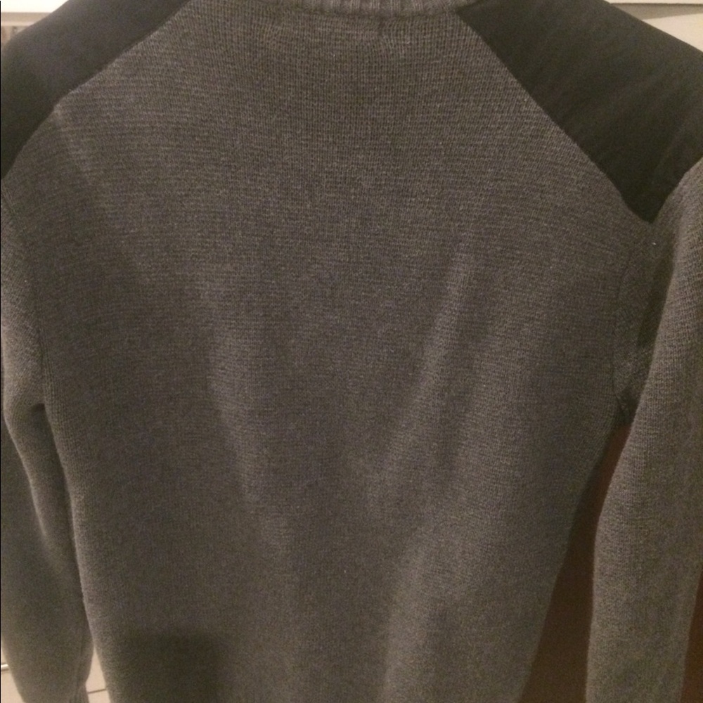 Sweaters - Picture 3 of 4